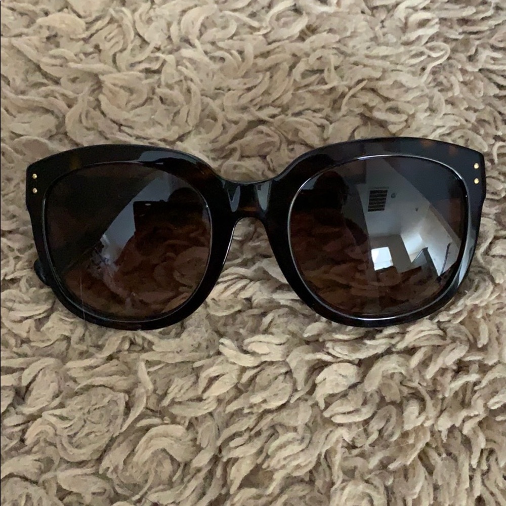 Coach Sunglasses - Picture 2 of 4